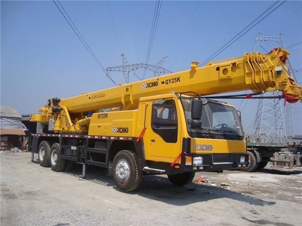 XCMG truck crane