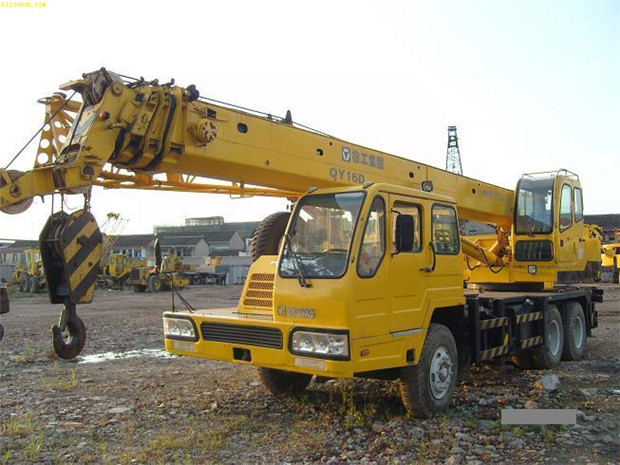 XCMG truck crane